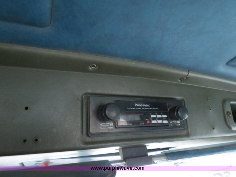 image for item B4802 1990 Peterbilt 379 nurse truck