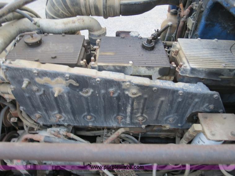 image for item B4802 1990 Peterbilt 379 nurse truck