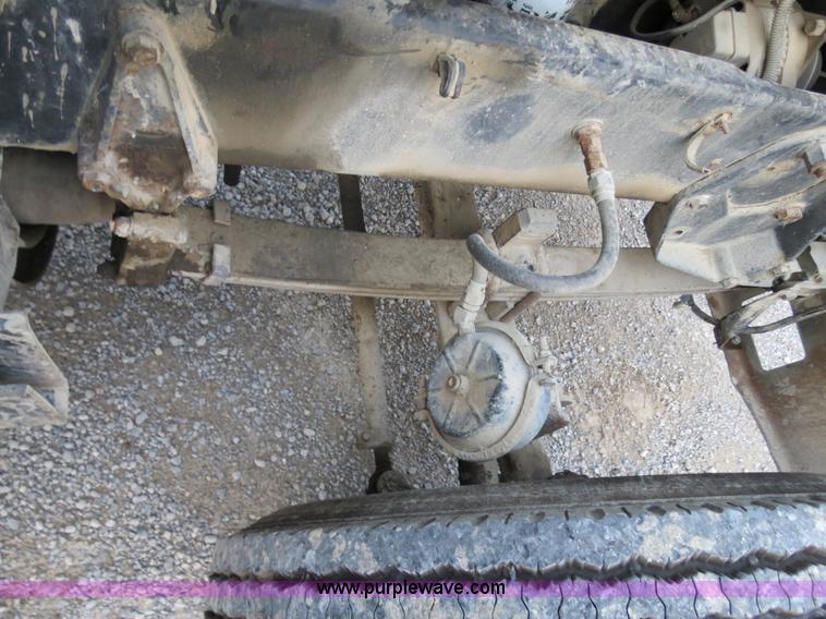 image for item B4802 1990 Peterbilt 379 nurse truck