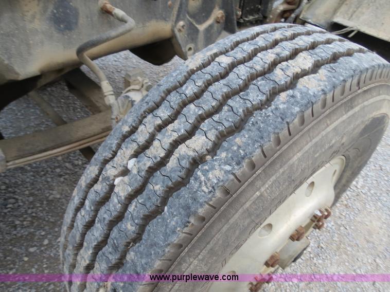 image for item B4802 1990 Peterbilt 379 nurse truck