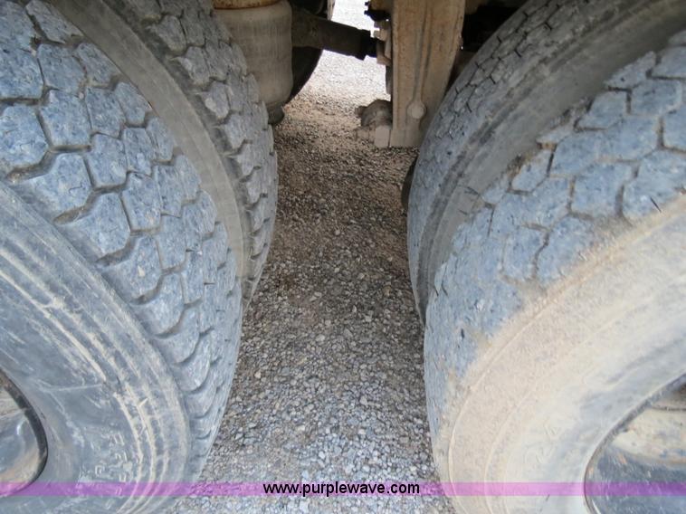 image for item B4802 1990 Peterbilt 379 nurse truck