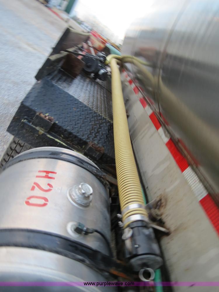 image for item B4802 1990 Peterbilt 379 nurse truck