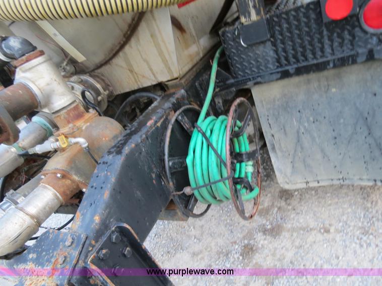 image for item B4802 1990 Peterbilt 379 nurse truck