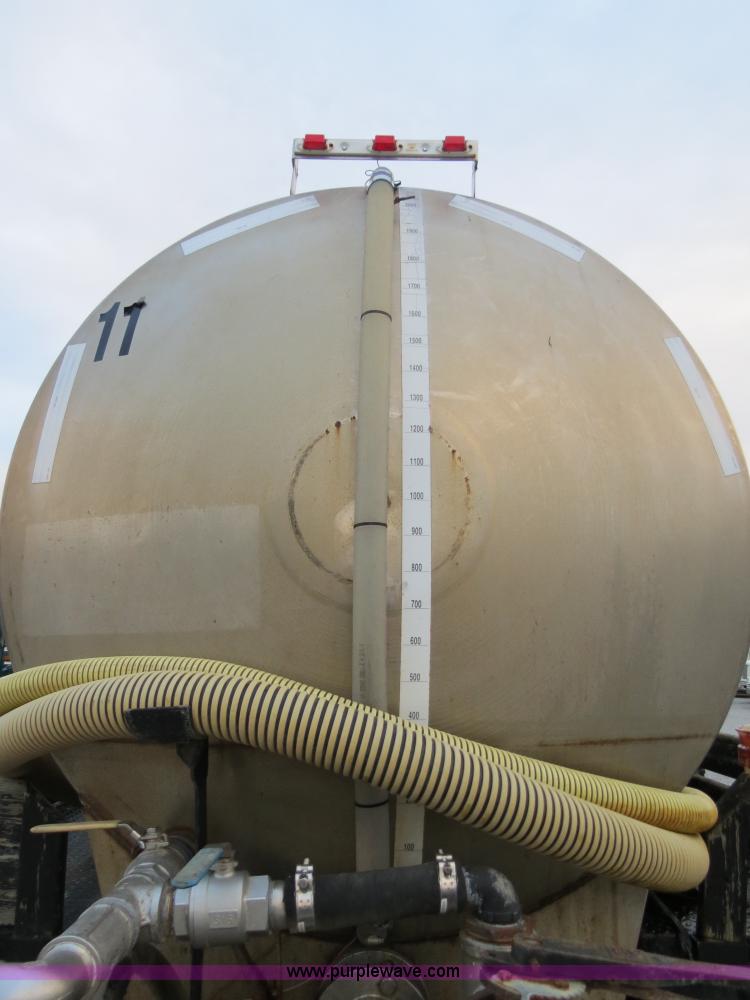 image for item B4802 1990 Peterbilt 379 nurse truck