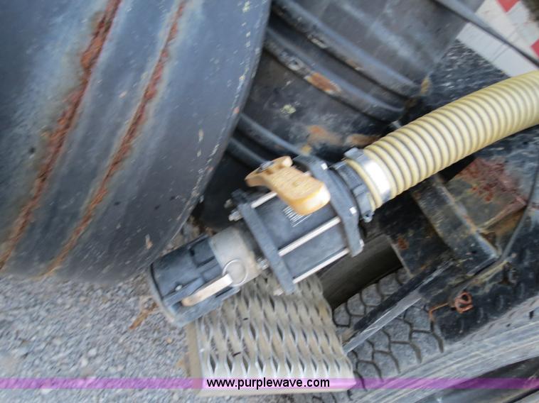 image for item B4802 1990 Peterbilt 379 nurse truck