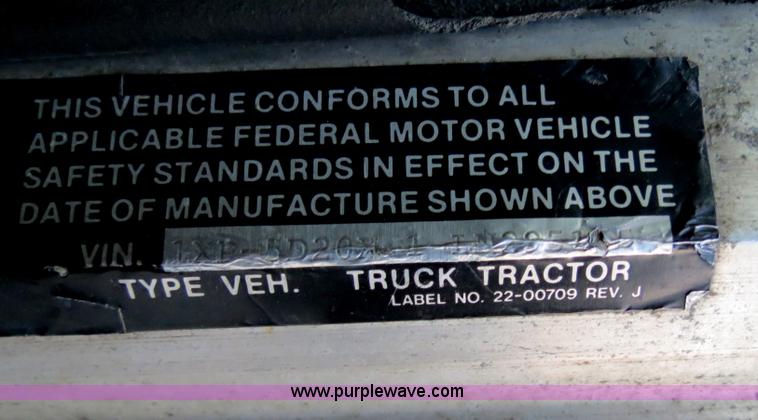 image for item B4802 1990 Peterbilt 379 nurse truck