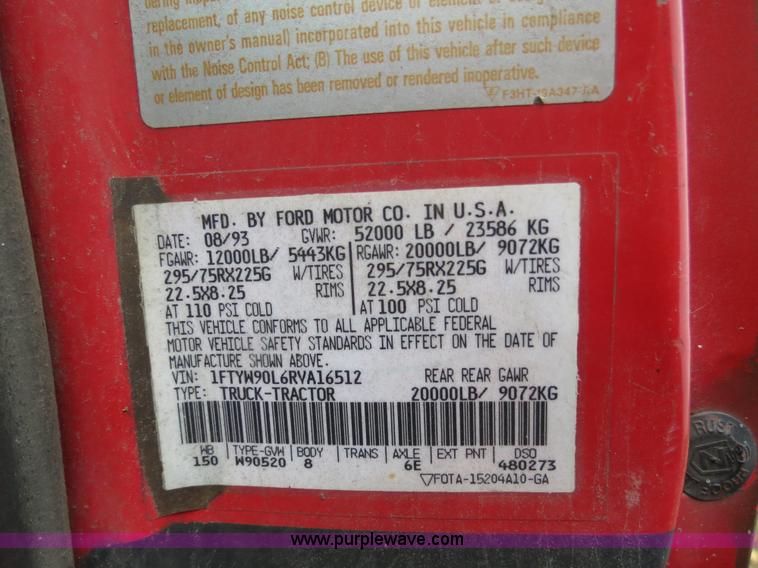 image for item B4810 1994 Ford L9000 tender truck