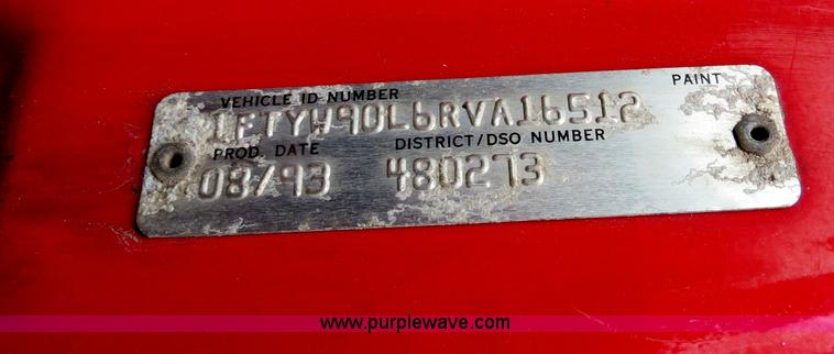 image for item B4810 1994 Ford L9000 tender truck