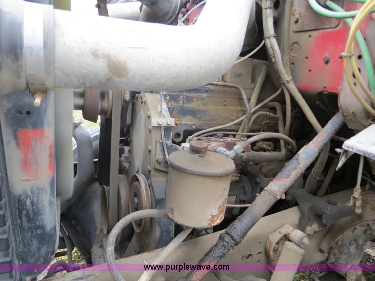 image for item B4810 1994 Ford L9000 tender truck