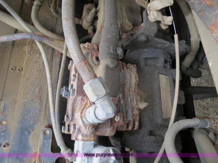 image for item B4810 1994 Ford L9000 tender truck