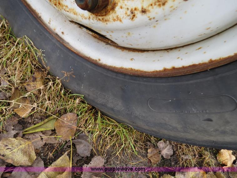 image for item B4810 1994 Ford L9000 tender truck