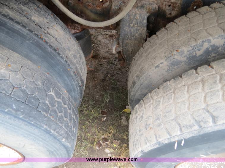 image for item B4810 1994 Ford L9000 tender truck