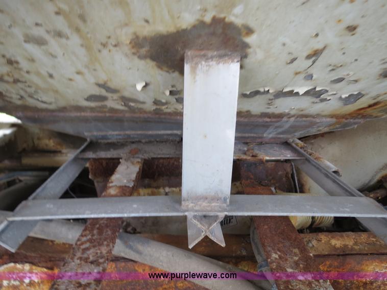 image for item B4810 1994 Ford L9000 tender truck