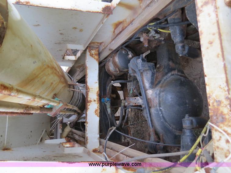 image for item B4810 1994 Ford L9000 tender truck