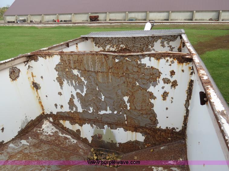 image for item B4810 1994 Ford L9000 tender truck