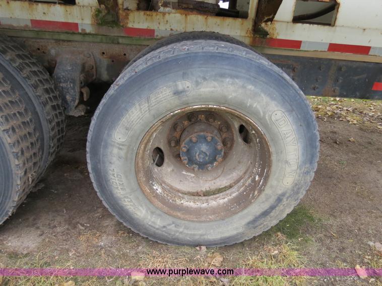 image for item B4810 1994 Ford L9000 tender truck