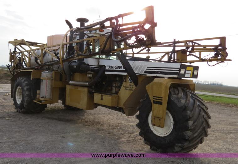 image for item B4816 1995 Ag-Chem TerraGator 1803 liquid applicator floater