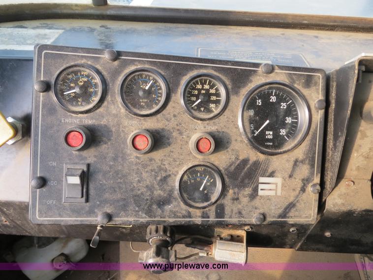 image for item B4816 1995 Ag-Chem TerraGator 1803 liquid applicator floater