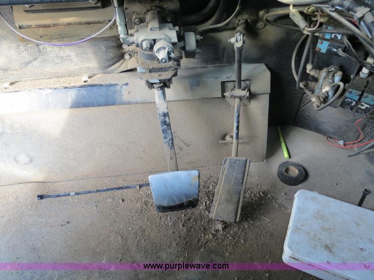 image for item B4816 1995 Ag-Chem TerraGator 1803 liquid applicator floater