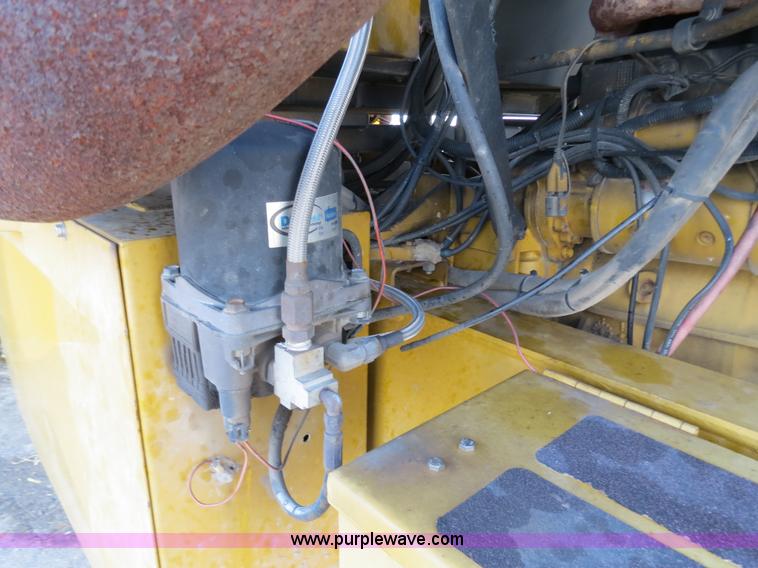 image for item B4816 1995 Ag-Chem TerraGator 1803 liquid applicator floater