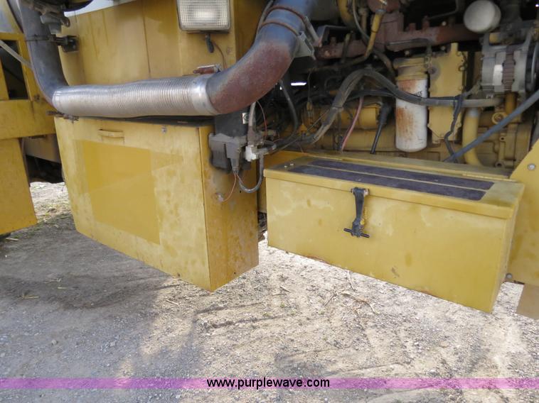 image for item B4816 1995 Ag-Chem TerraGator 1803 liquid applicator floater