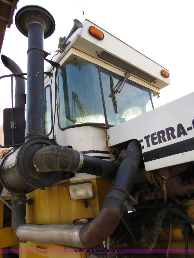 image for item B4816 1995 Ag-Chem TerraGator 1803 liquid applicator floater