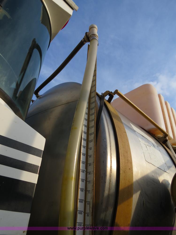 image for item B4816 1995 Ag-Chem TerraGator 1803 liquid applicator floater