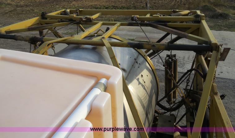 image for item B4816 1995 Ag-Chem TerraGator 1803 liquid applicator floater