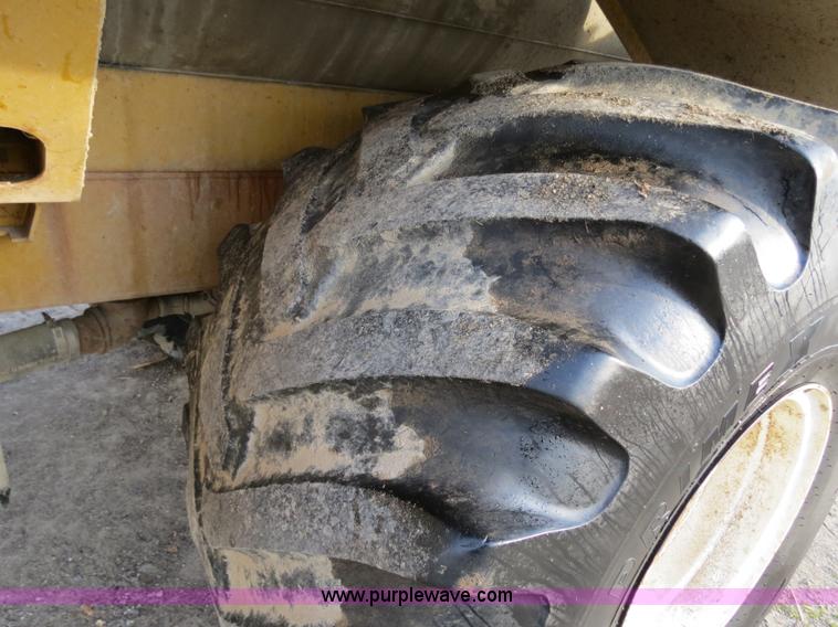 image for item B4816 1995 Ag-Chem TerraGator 1803 liquid applicator floater