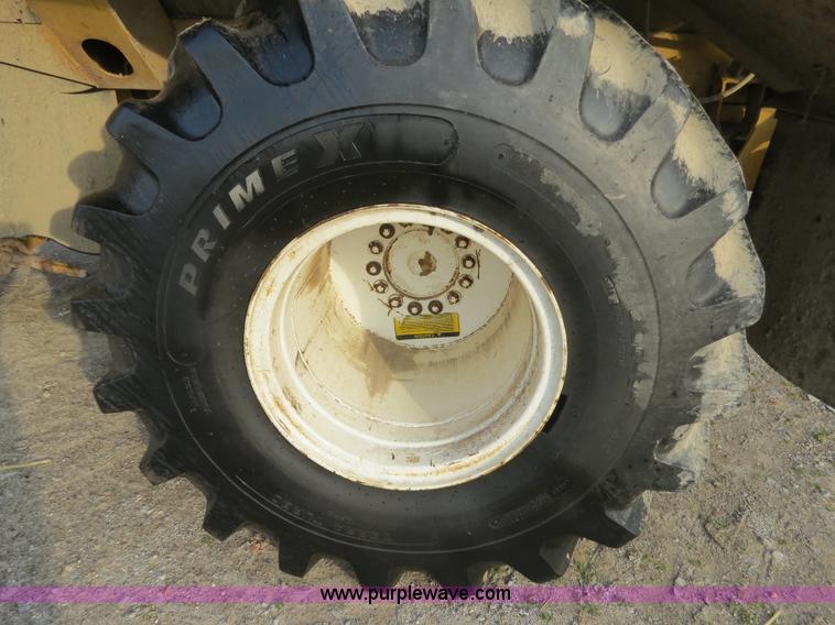 image for item B4816 1995 Ag-Chem TerraGator 1803 liquid applicator floater