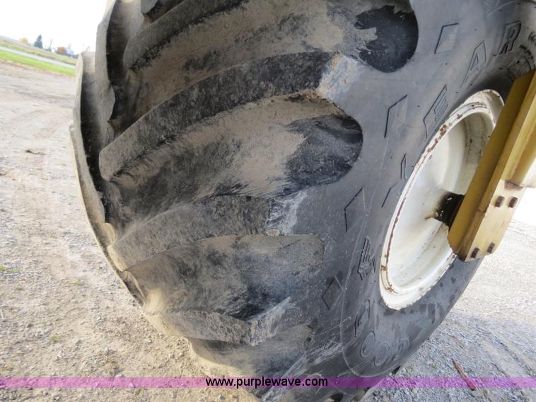 image for item B4816 1995 Ag-Chem TerraGator 1803 liquid applicator floater