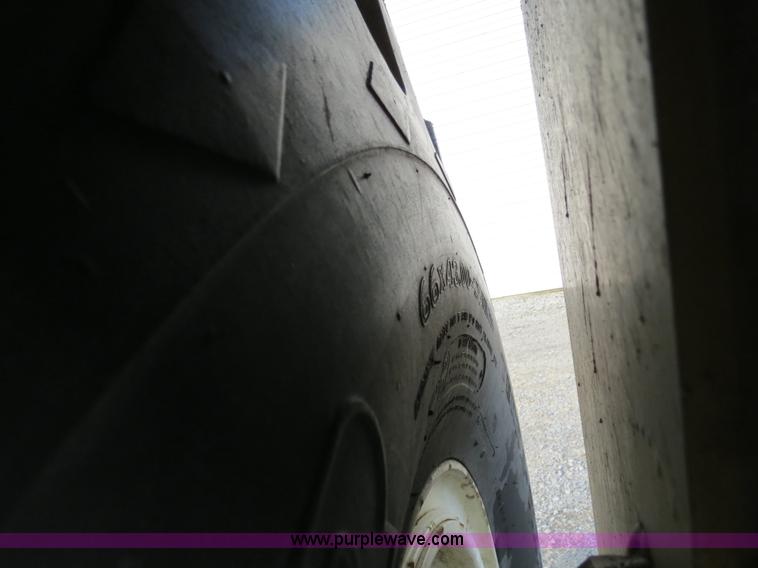 image for item B4816 1995 Ag-Chem TerraGator 1803 liquid applicator floater