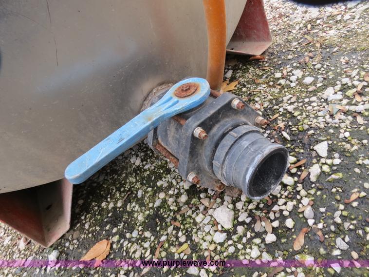 image for item G9503 1,000 gallon stainless steel tank