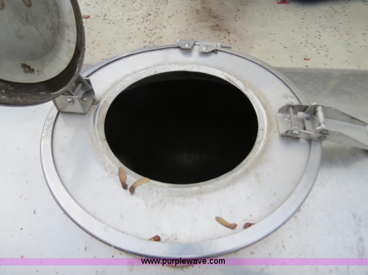 image for item G9503 1,000 gallon stainless steel tank