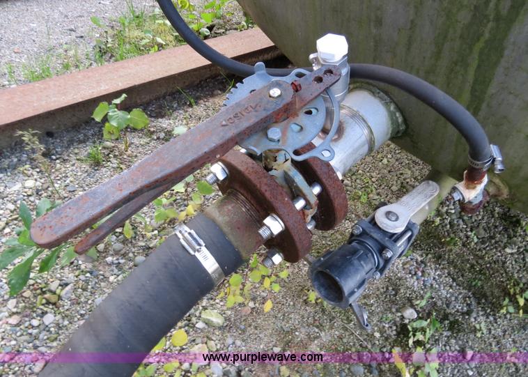 image for item G9504 6,000 gallon steel tank