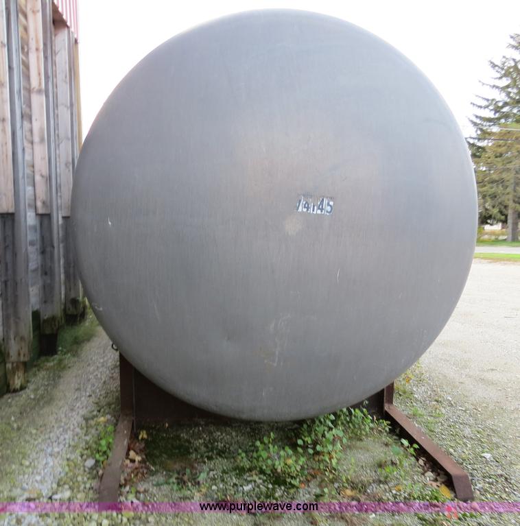 image for item G9505 6,000 gallon steel tank