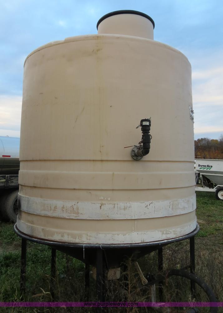 image for item G9507 Poly cone bottom 2,000 gallon tank with stand