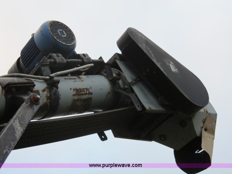 image for item G9509 Convey All TC828 28' belt conveyor