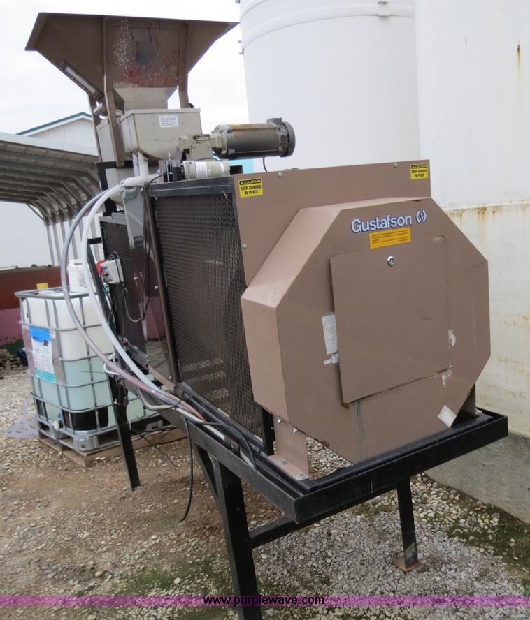 image for item G9513 2006 Gustafson SRW800 continuous flow seed treater
