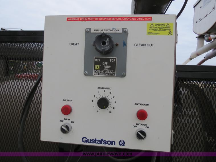 image for item G9513 2006 Gustafson SRW800 continuous flow seed treater