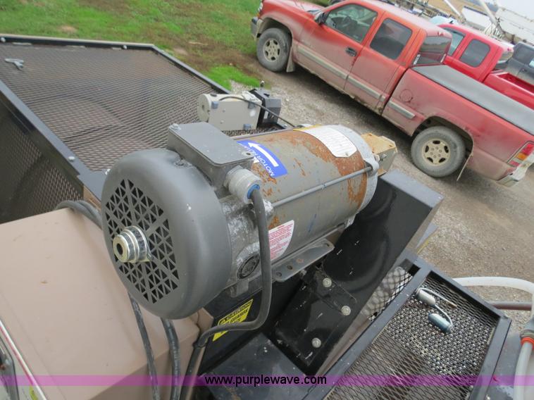 image for item G9513 2006 Gustafson SRW800 continuous flow seed treater