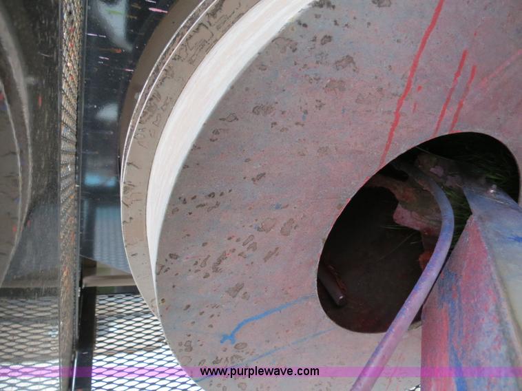 image for item G9513 2006 Gustafson SRW800 continuous flow seed treater