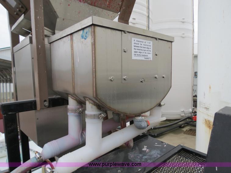 image for item G9513 2006 Gustafson SRW800 continuous flow seed treater