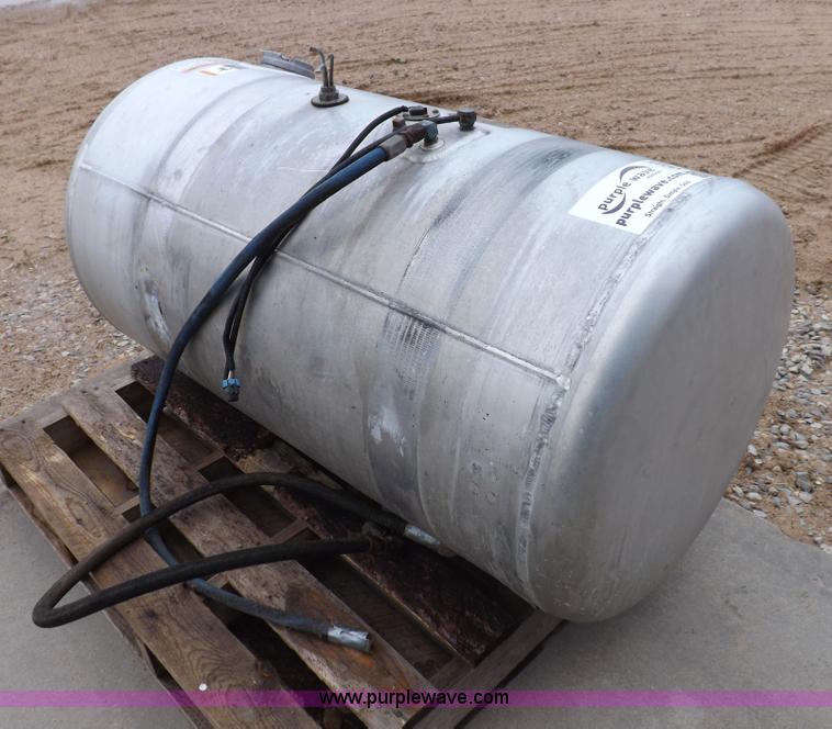 image for item I8324 Peterbuilt DEM aluminum fuel tank