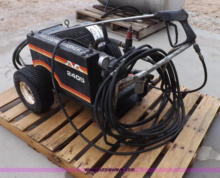 image for item I8326 Mitm 2405 pressure washer