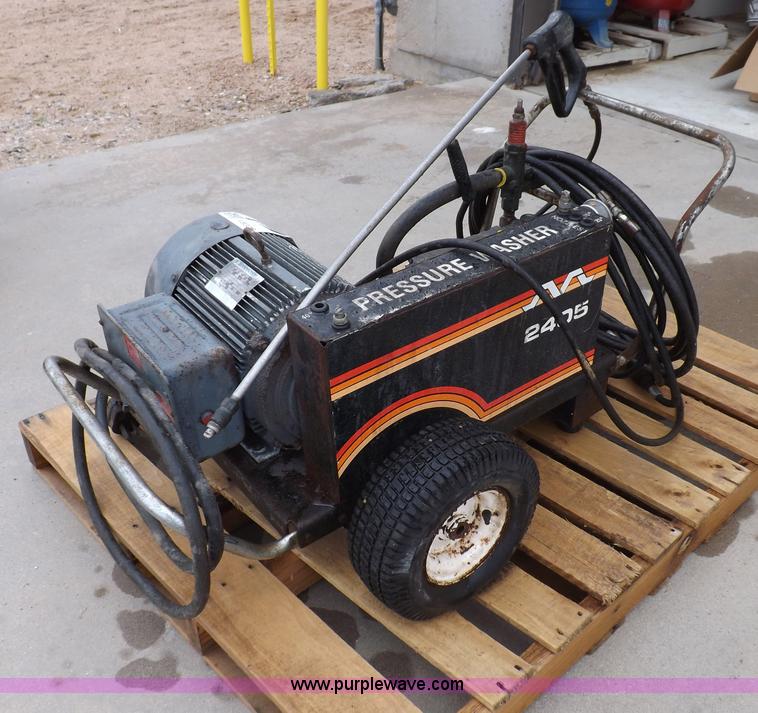 image for item I8326 Mitm 2405 pressure washer