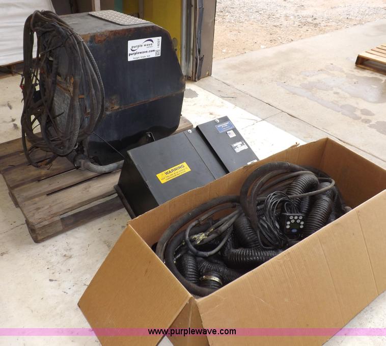 image for item I8327 2006 Carrier PC6000 semi truck HVAC 110V power unit