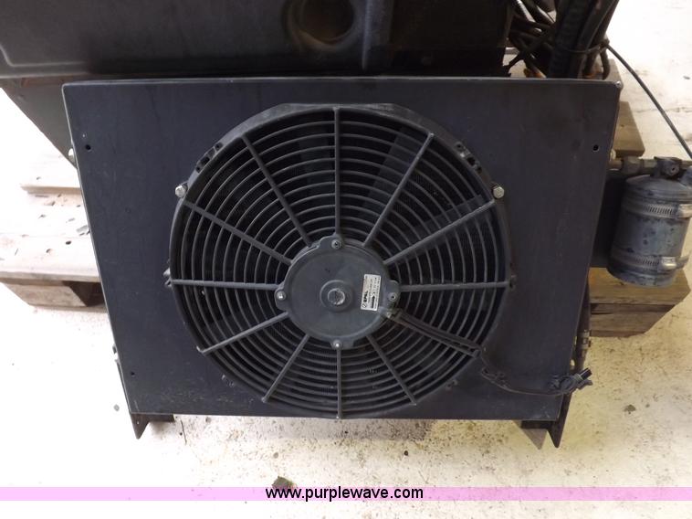 image for item I8327 2006 Carrier PC6000 semi truck HVAC 110V power unit