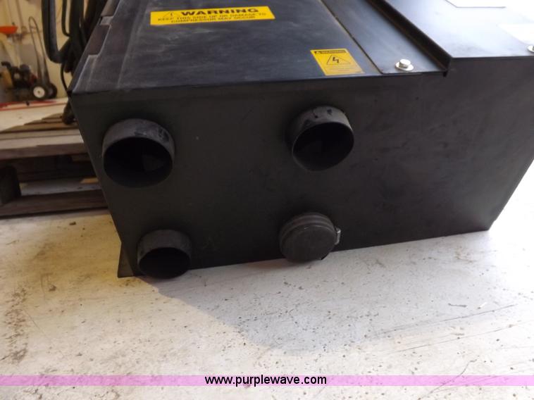 image for item I8327 2006 Carrier PC6000 semi truck HVAC 110V power unit