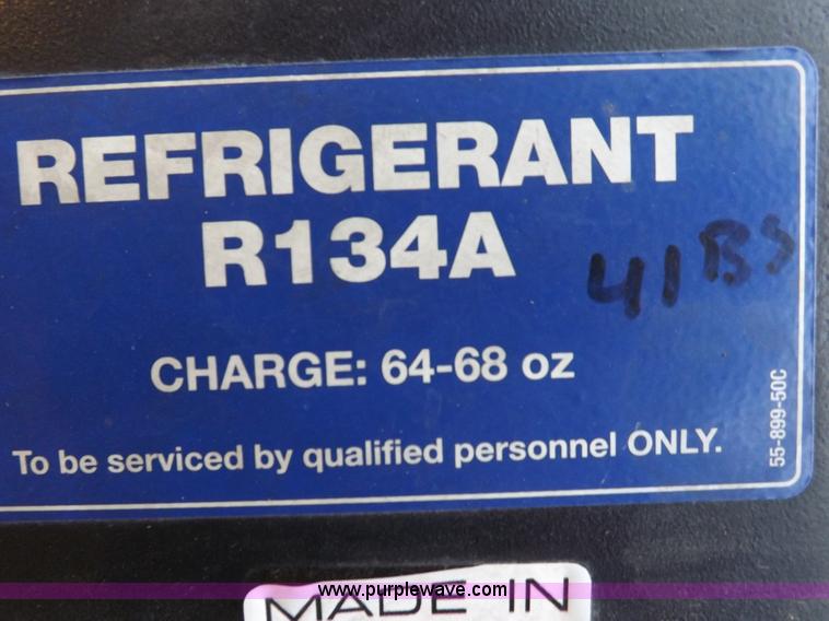 image for item I8327 2006 Carrier PC6000 semi truck HVAC 110V power unit